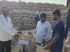 किसान अजय कुमार इस वर्ष धान बिक्री की राशि से करेंगे भतीजे की शादी