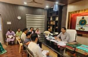 आयुक्त ने एसएलआरएम सेंटर प्रभारियों की बैठक में दिए कचरा पृथककरण और स्वच्छता को लेकर अहम निर्देश