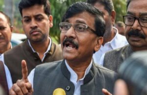 सावरकर को भारत रत्न दिलाना है तो BJP से बात करें, संजय राउत ने मोहन भागवत पर कसा तंज…