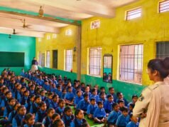 कन्हारपुरी में शासकीय प्राथमिक शाला में रक्षा टीम द्वारा बच्चों को गुड टच-बेड टच और डिजिटल सुरक्षा के बारे में जानकारी दी गई