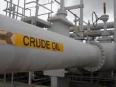 Dollar vs Rupee: क्रूड ऑयल में तेजी और डॉलर की मजबूती के आगे धराशायी रुपया, जानें क्यों नहीं रह पाई मजबूती…