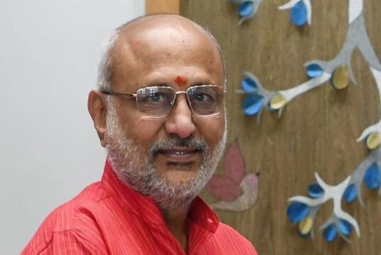 ‘इसे मेरा या तुम्हारा कश्मीर मत कहिए…’, उपराष्ट्रपति सीपी राधाकृष्णन की छात्रों को बड़ी सीख…