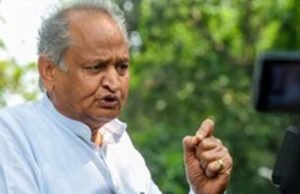 PM मोदी के कांग्रेस को राष्ट्रविरोधी बताने वाले बयान से नाराज अशोक गहलोत, बोले- ‘यह नैतिक पतन…