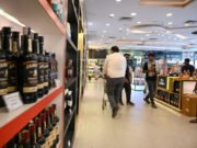 होली में रंगों के साथ जाम भी छलकेगा, भारत के इस राज्य में शराब की दुकानें रहेंगी खुली, सरकार का बड़ा फैसला…