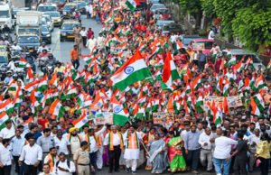 बंगाल सरकार ने सरकारी और सहायता प्राप्त स्कूलों में ‘वंदे मातरम्’ अनिवार्य किया. फैसले पर राजनीति तेज…