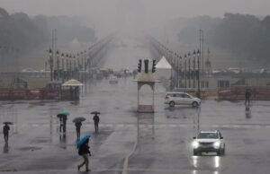 Weather Delhi: दिल्ली एनसीआर में मौसम ने ली. अंगड़ाई तेज हवा झमाझम बारिश से लोगों को गर्मी से मिली राहत….