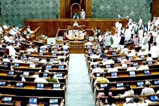 संसद मानसून सत्र : छात्रों पर हुए लाठीचार्ज, आंसू गैस के इस्तेमाल और पुलिस कार्रवाई को लेकर केंद्र सरकार की आलोचना…