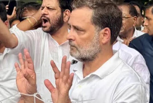 पेपर लीक से लेकर युवाओं के मुद्दे तक राहुल गांधी ने खोला मोर्चा…