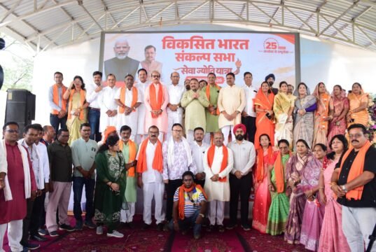 राजनांदगांव में निकली भव्य सेवा ज्योति यात्रा : कृषि उपज मंडी में हुई संकल्प सभा, हजारों कार्यकर्ताओं ने लिया 2047 तक विकसित भारत का संकल्प