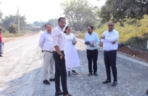 सड़क की चौड़ाई, जीएसबी की मोटाई और लेवल की जांच कर रिपोर्ट सौंपें : सचिव मुकेश बंसल