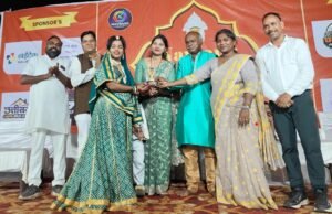 नवरंग गरबा नाइट के अंतिम दिन उमड़ा उत्साह, पारंपरिक गीतों पर जमकर थिरके प्रतिभागी